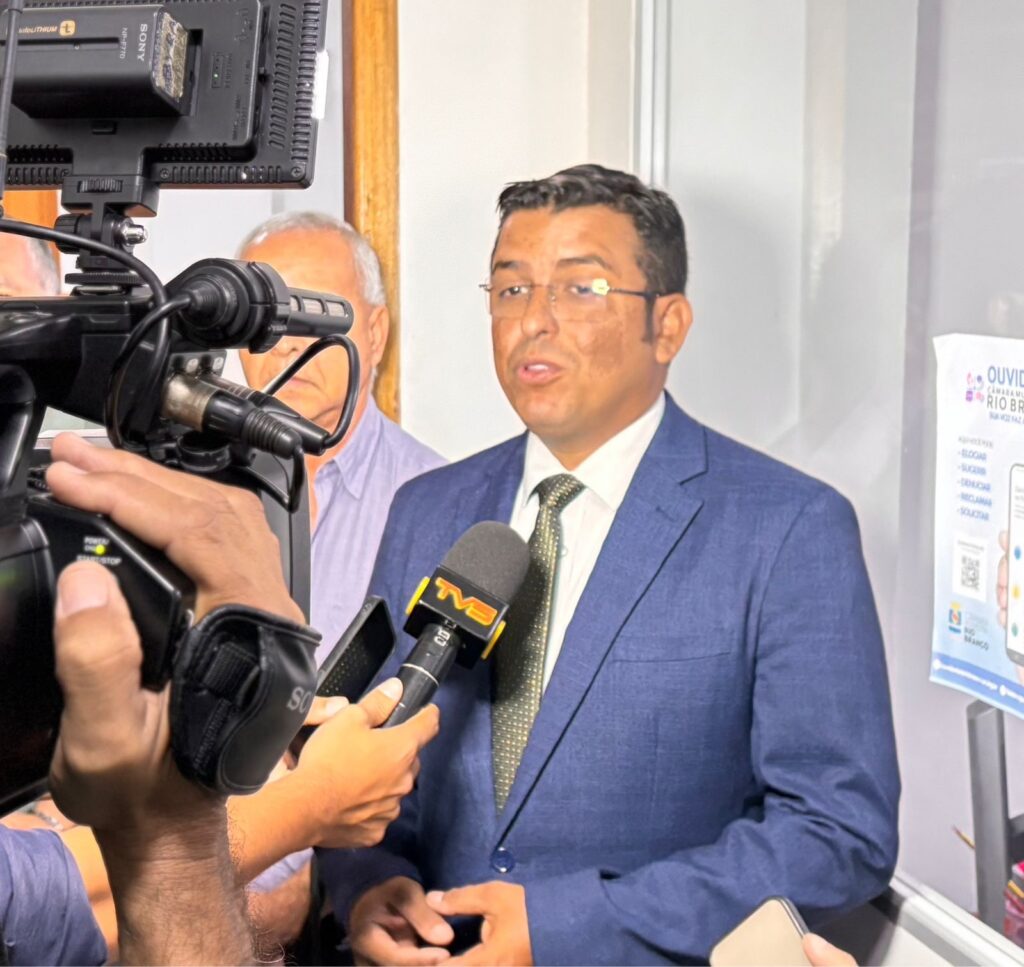 Vereador Aiache promove debate sobre saúde pública e animais de rua na Câmara de Rio Branco